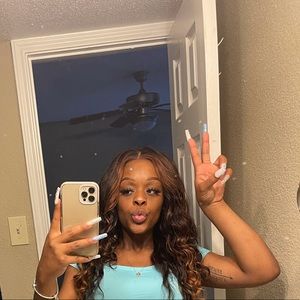 Meet your Posher, Ebony